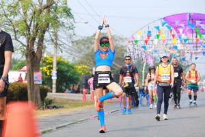 BIB: 452
                            <button type="button" onclick="openModal(9892291)" class="btn btn-primary btn-sm float-right btn-popup" data-toggle="modal" data-target=".modal-high-quality">
                        <i class="fas fa-shopping-cart"></i> Add to Cart
                    </button>
                                            <button type="button" onclick="isThisMe(9892291, true)" class="btn btn-success btn-sm float-right btn-popup btn-isme hidden" data-toggle="tooltip" data-placement="bottom" title="นี่คือรูปของคุณใช่ไหม คลิกที่นี่เพื่อเอาเข้าอัลบั้ม">
                        <i class="fas fa-plus"></i> Add to album
                    </button>
                    <button type="button" onclick="isThisMe(9892291, false)" class="btn btn-warning btn-sm float-right btn-popup btn-isnotme hidden">
                        <i class="fas fa-ban"></i> Remove from album
                    </button>